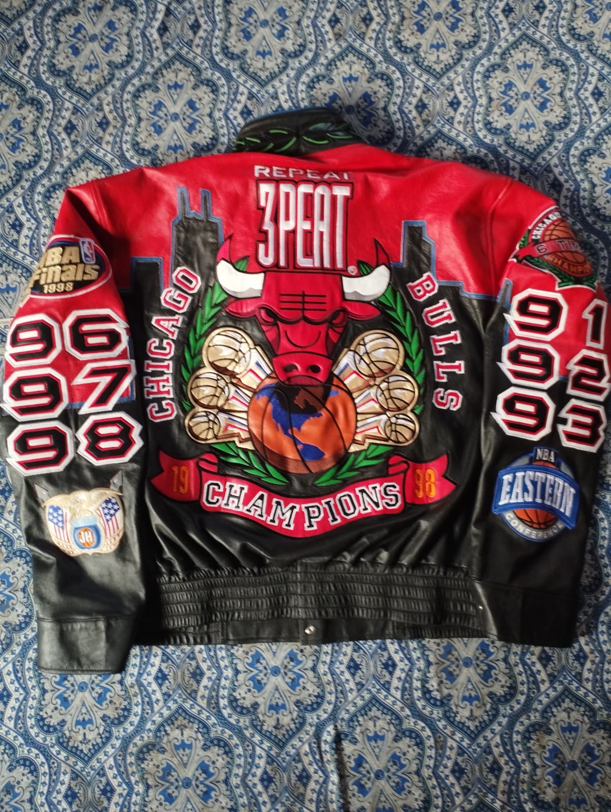 Chicago bulls 3 peat repeat leather jacket 1998 Jeff Hamilton vintage Chicago - Leather taboo